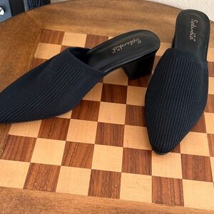 Splendid Black Ribbed Mules